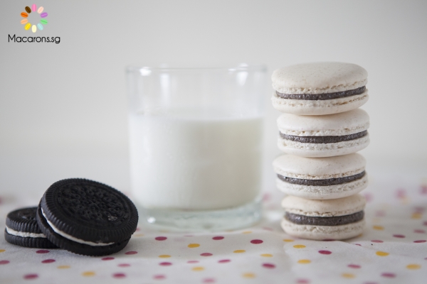 Cookies and Cream Macarons In Singapore